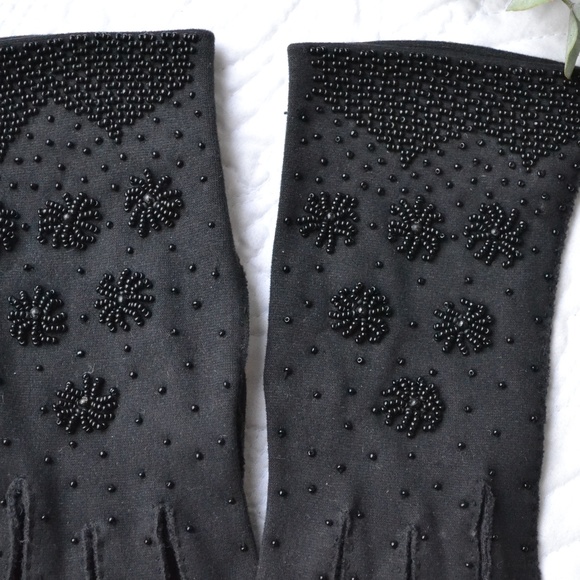 SOLD Vintage beaded gloves *BOGO Gloves* - Picture 3 of 6